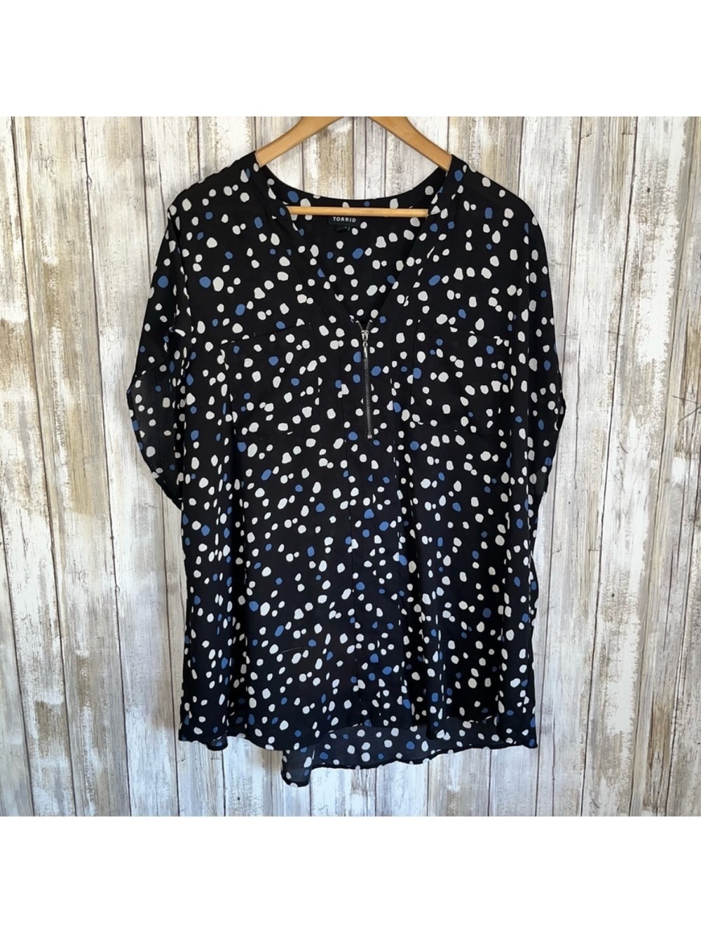 Torrid Black Blue Polka Dot Georgette Blouse Zip Front Dolman Sleeve 2X Plus - Picture 2 of 8